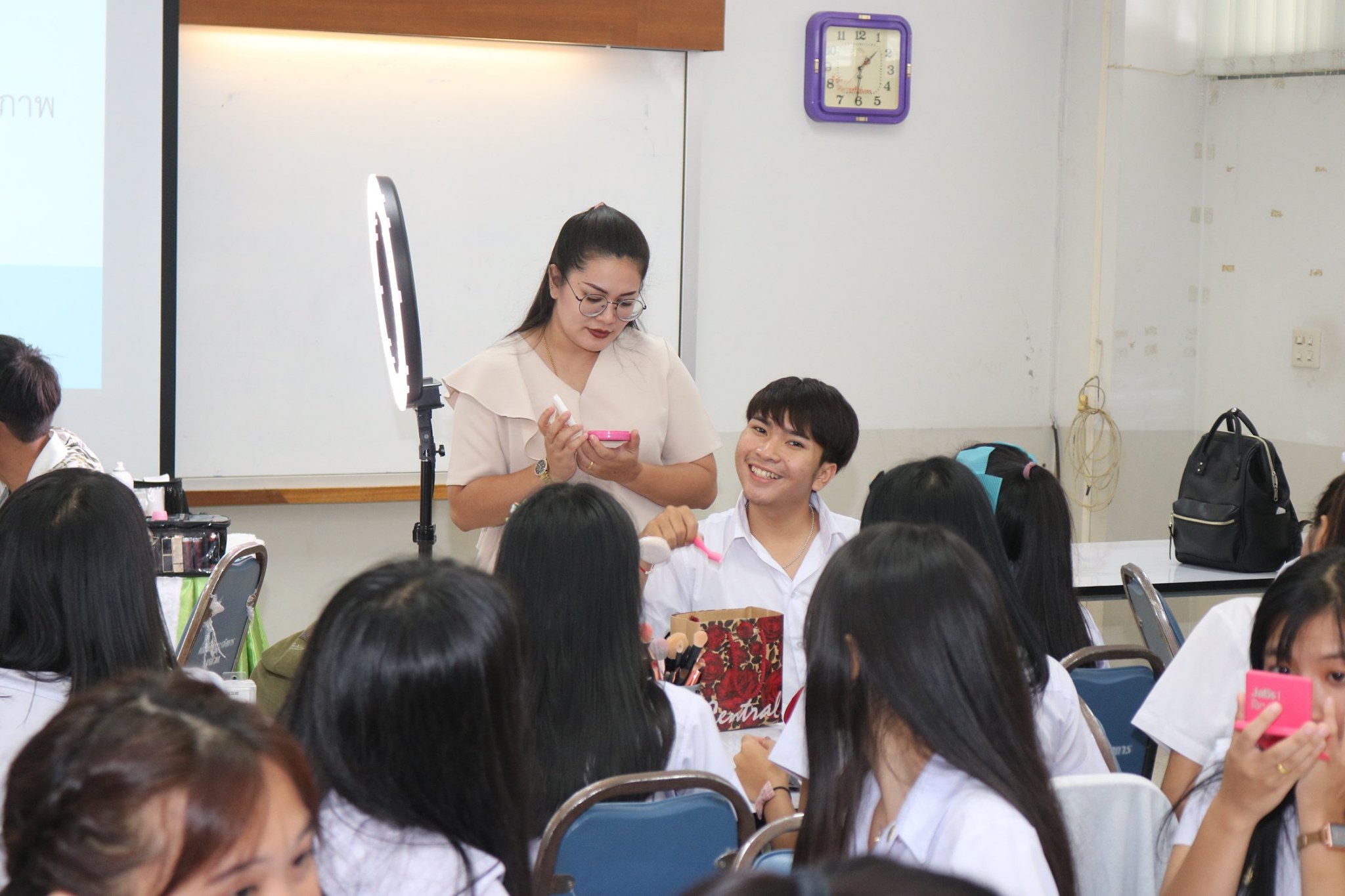 โครงการอบรมการพัฒนาบุคลิกภาพ"ดูดีได้ด้วยตัวเรา"