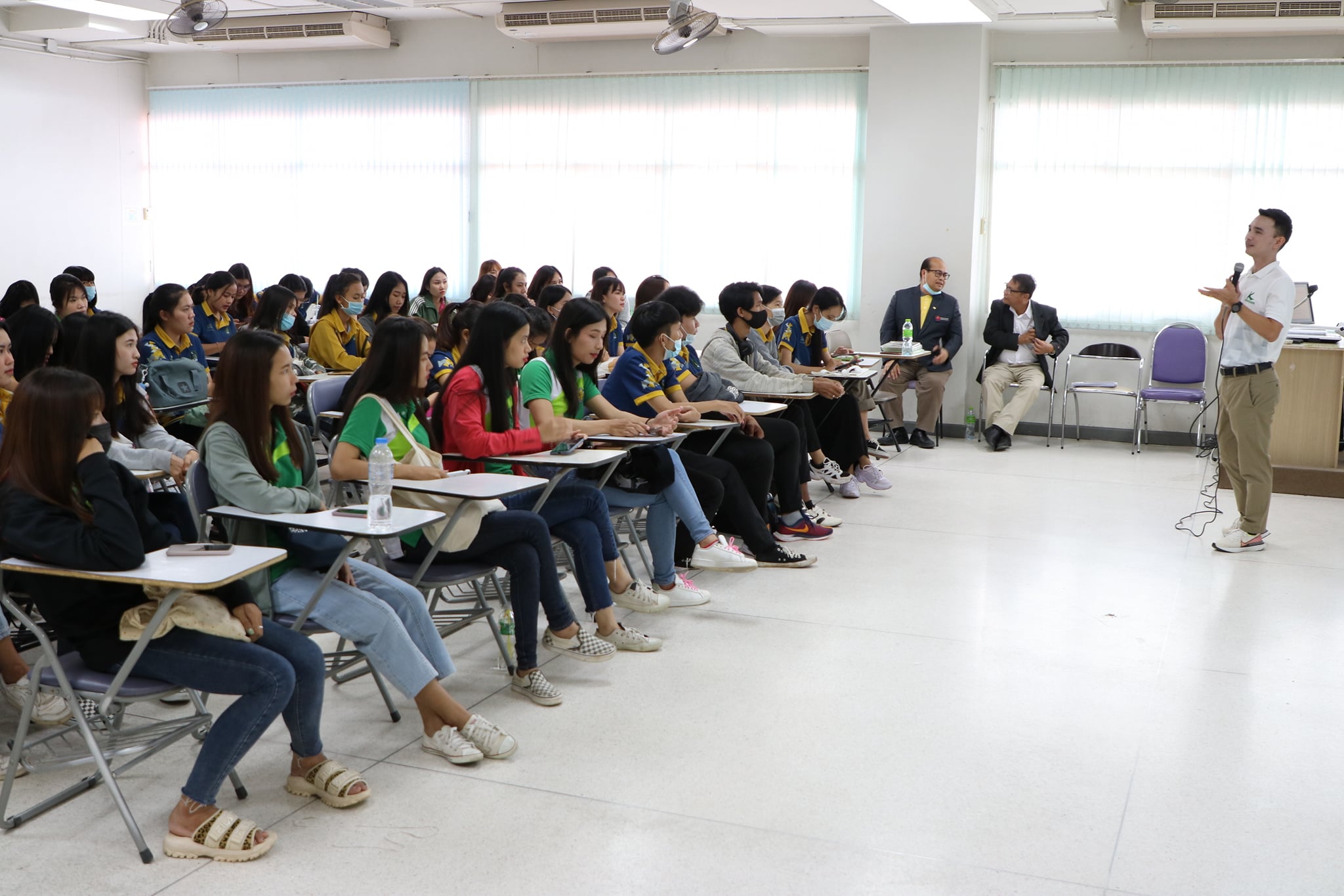รู้ทันเทคโนโลยีและวิชาชีพทางการเงิน โดยสาขาวิชาการเงิน