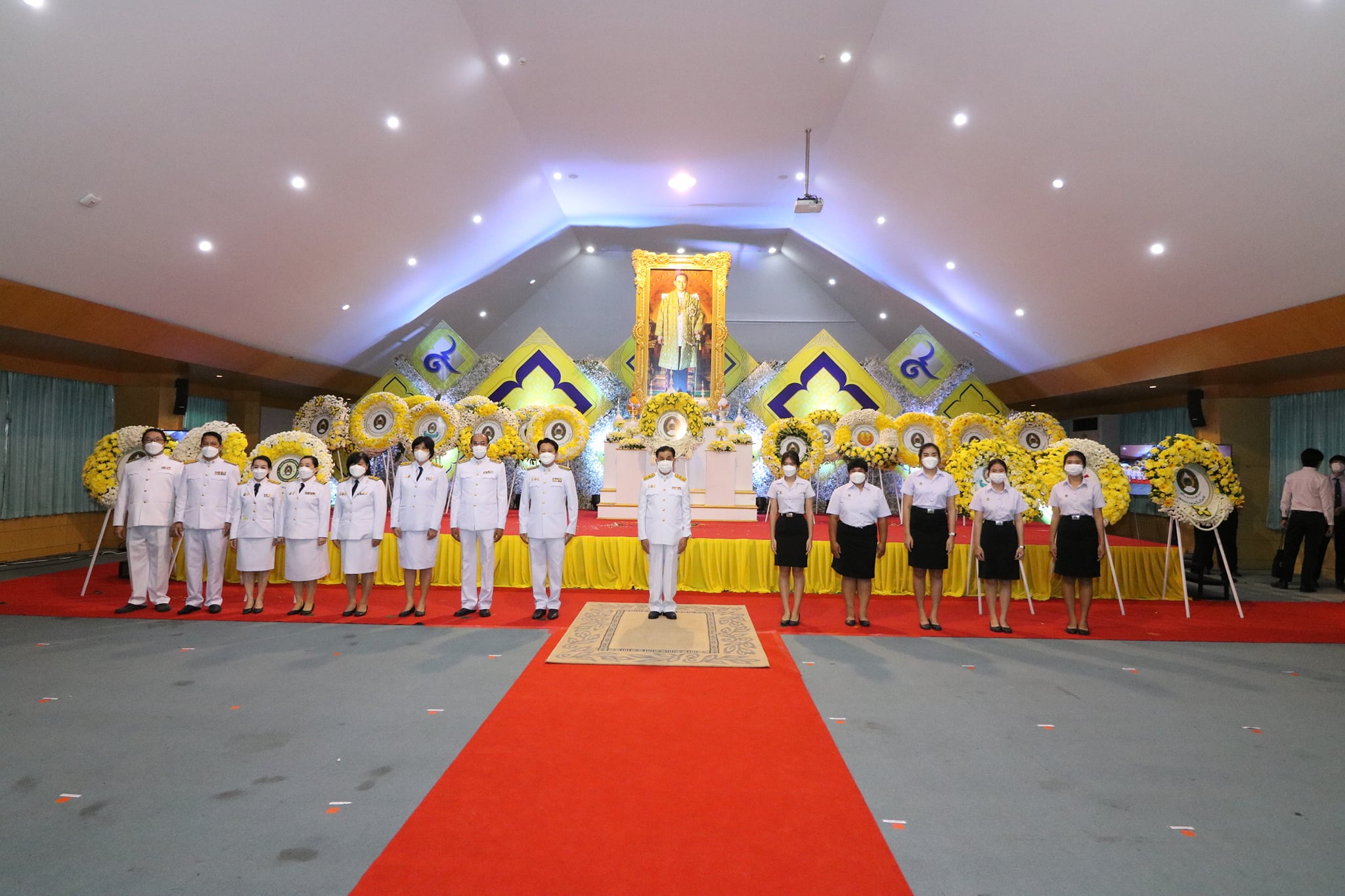 พิธีวางพวงมาลาและพิธีถวายบังคม