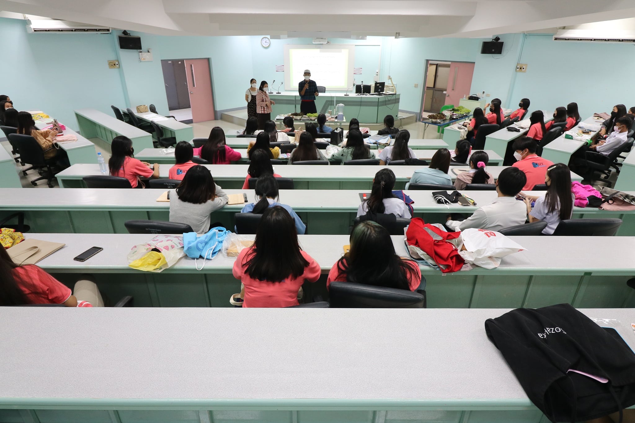 โครงการอบรมการประกอบอาหารคลีน สาขาวิชาการจัดการการโรงแรม