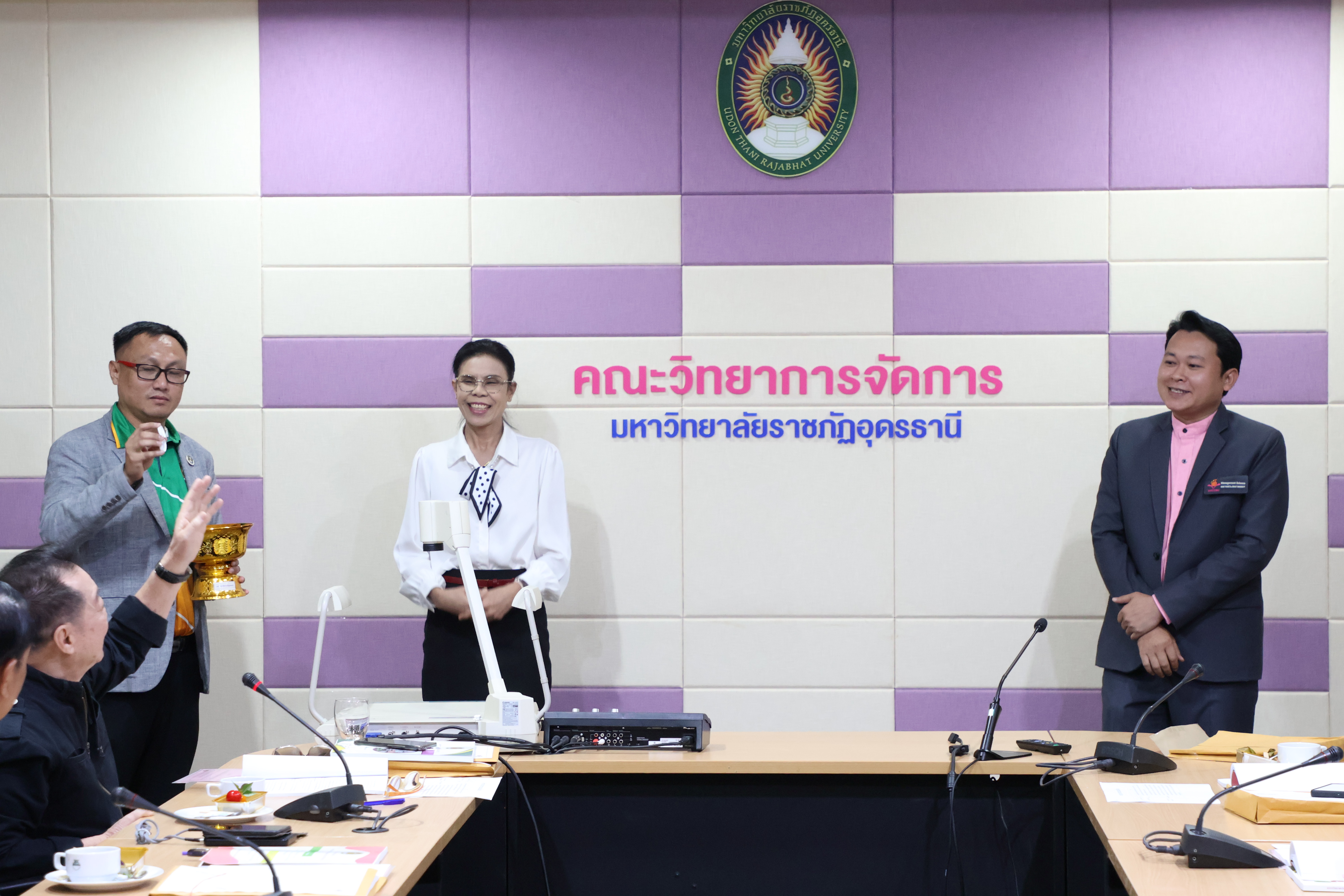 แสดงวิสัยทัศน์ผู้ดำรงตำแหน่งคณบดีคณะวิทยาการจัดการ