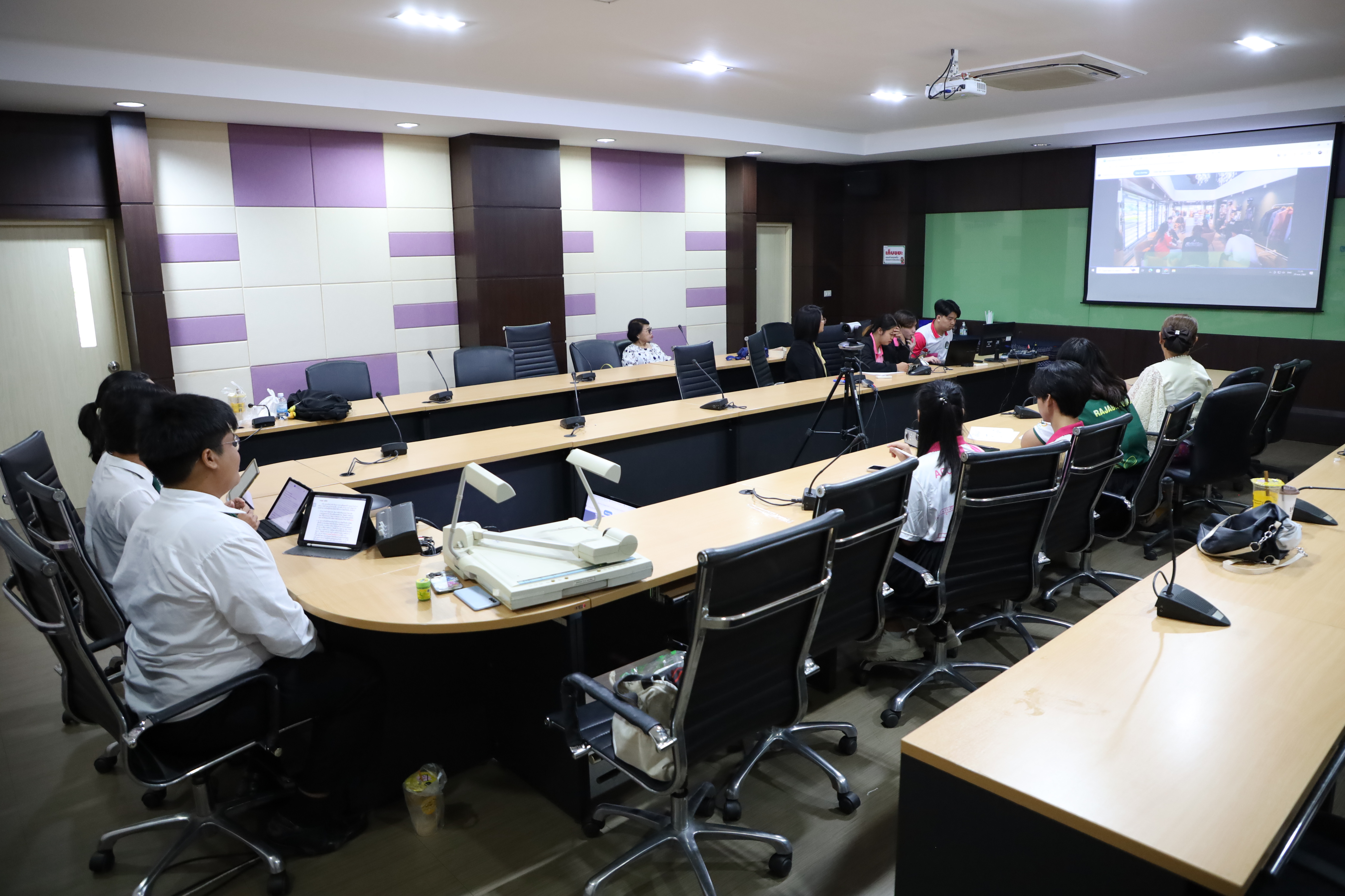 นำเสนอแผนการดำเนินกิจกรรม Young Voice for Sustainable Future